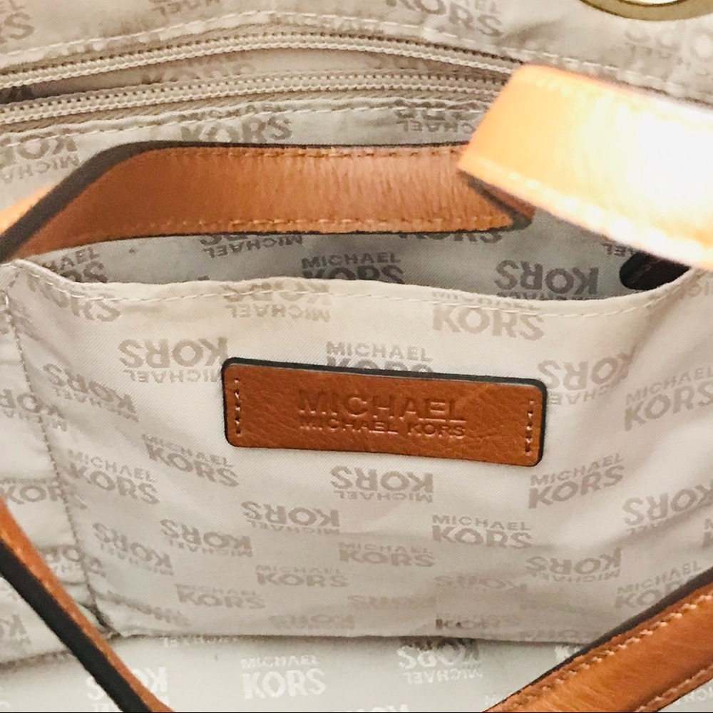 Michael Kors Tote Tan Handbag - Picture 8 of 16